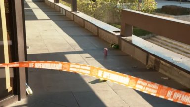 Дете е в кома след падане от тераса на НДК, парапетът се откъртил (снимки)