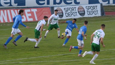 10 "соколи" рухнаха в края срещу Берое. Битката за спасение става още по-завързана