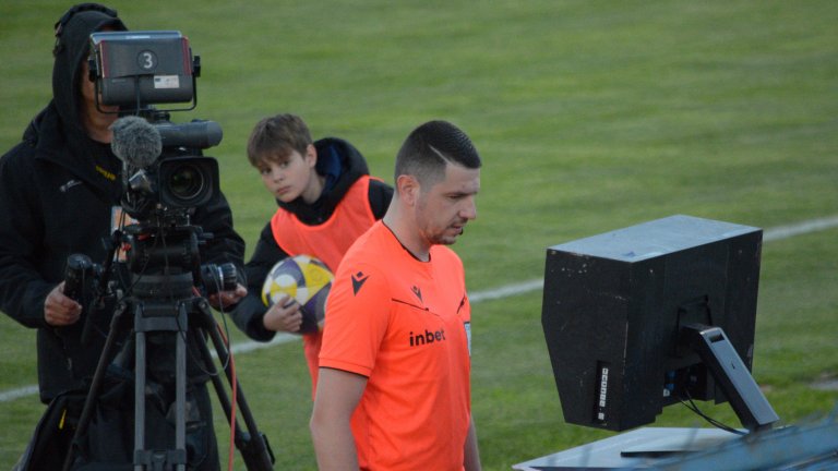 Собственикът на Берое благодари на съдиите след победата