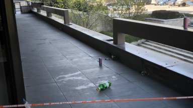 Прокуратурата проверява поддръжката на парапета на НДК, от който падна 14-годишното момче