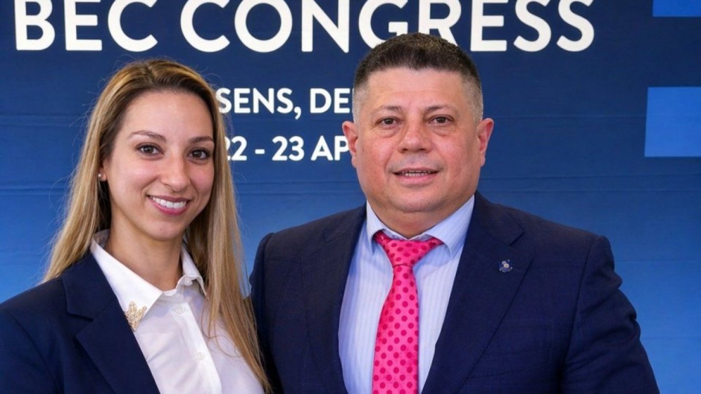 Виктория Цветанова избрана за вицепрезидент на Световната федерация по бадминтон