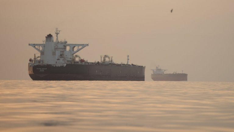 САЩ задържаха кораб, опитал се да премине през блокадата на Иран