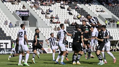 Автогол на "Лаута" донесе на Черно море първа победа от над месец