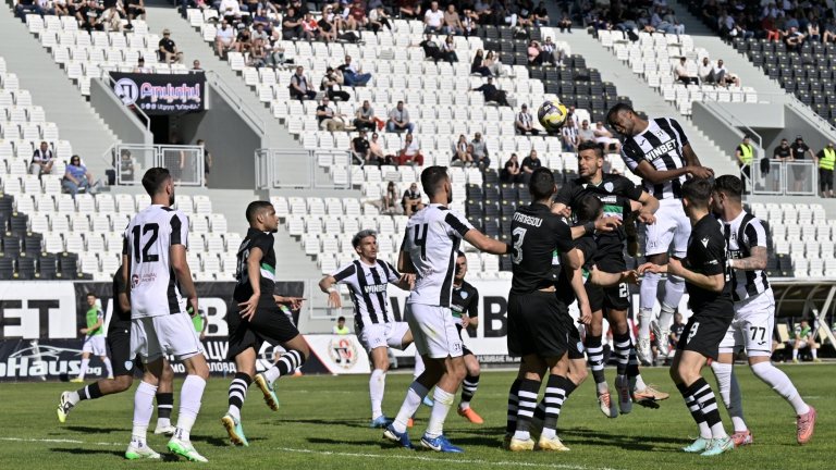 Автогол на "Лаута" донесе на Черно море първа победа от над месец