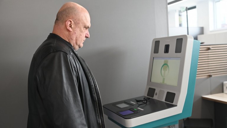 Започва издаването на паспорти с 10-годишен срок на валидност