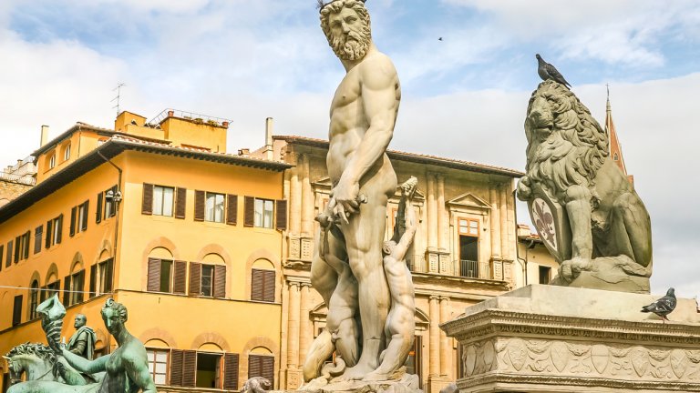 Туристка повреди флорентинския фонтан на Нептун заради моминско парти