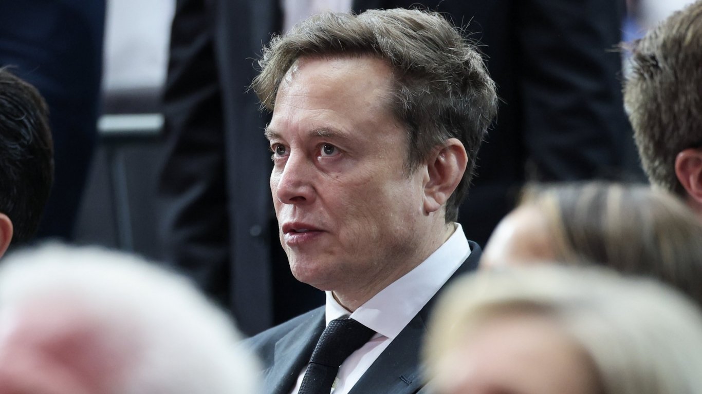 Разкрития за ранни планове на Илон Мъск за използване на OpenAI в проект за колонизация на Марс