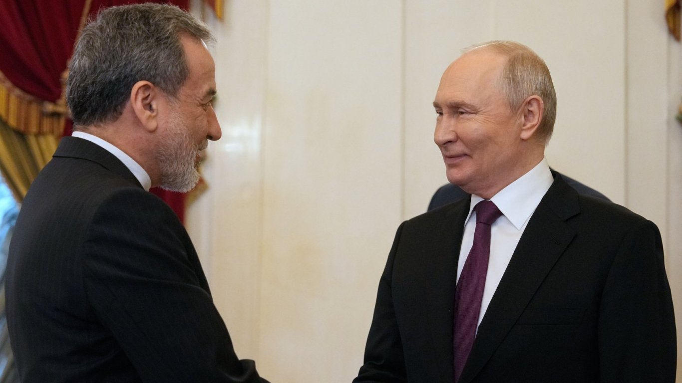 Руският президент Путин изрази подкрепа за Иран по време на среща в Санкт Петербург
