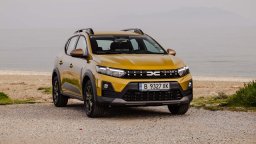 Dacia Sandero Stepway на газ стига от София до морето за 22 евро (галерия и видео)
