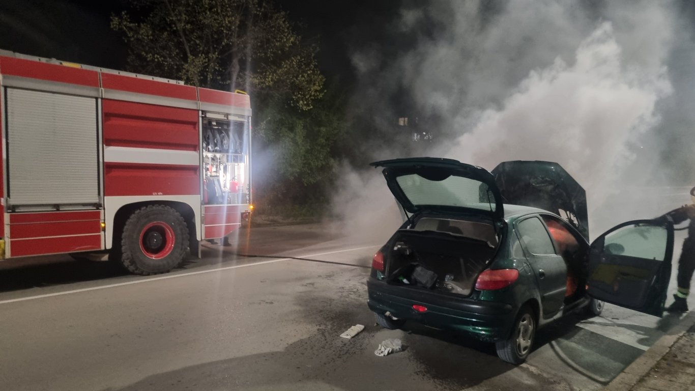 Изгорял автомобил в Търговище