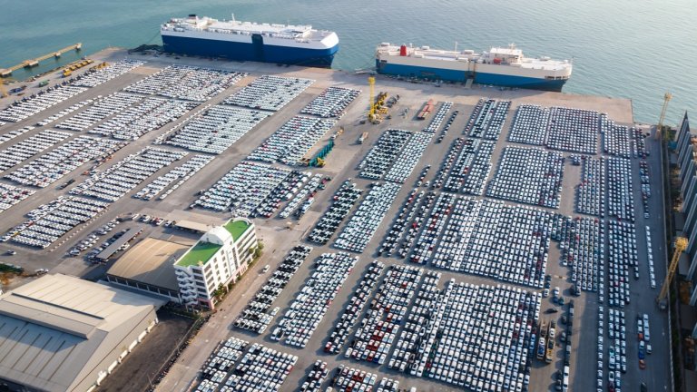 Китай пусна в експлоатация най-големият кораб в света за превоз на автомобили