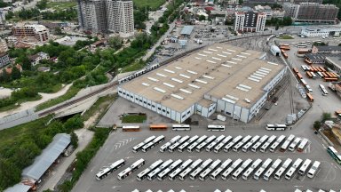 Работникът, който се барикадира в гараж "Земляне", искал 3000 евро заплата