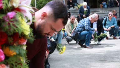 76 свещи в памет на загиналите при трудови злополуки у нас (снимки)