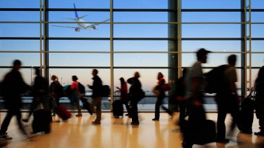 Швеция излезе с предупреждение за недостиг на самолетно гориво