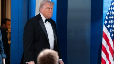 Тръмп: Иран току-що ни информира, че е в състояние на колапс