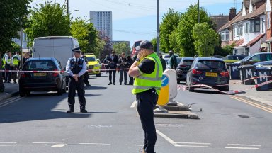 Терористичен акт в Лондон: нападателят с нож с история на насилие и психични проблеми