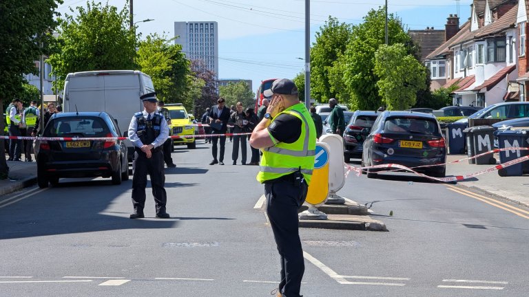 Терористичен акт в Лондон: нападателят с нож с история на насилие и психични проблеми
