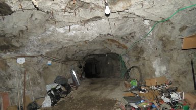 Вижте "подземния град" за отглеждане на канабис в мина край Кюстендил (видео/снимки)