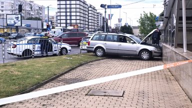 Пътна обстановка: един загинал, 27 са ранени при 21 тежки катастрофи 