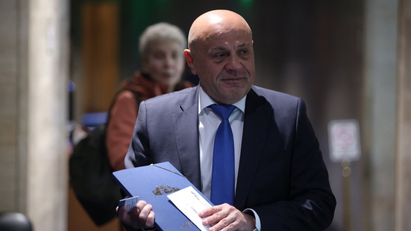 Томислав Дончев: ГЕРБ няма да подкрепи утре избора на кабинет, ще играе ролята на опозиция