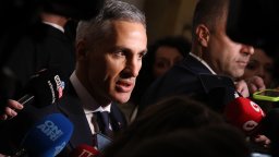 Гюров: Очаквам новите управляващи да не се огънат