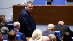 ДПС предлага отпадане на ограничението за избирателни секции извън ЕС