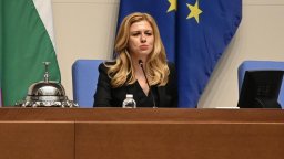 Михаела Доцова от "Прогресивна България" е новият председател на парламента (снимки)