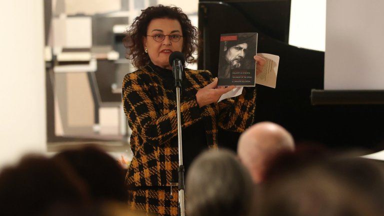 Осем картини на Никола Гюзелев получи Софийската градска художествена галерия