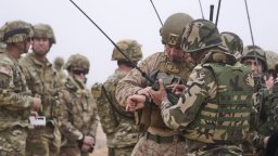 Издирват двама американски военни, изчезнали в Мароко по време на "Африкански лъв"