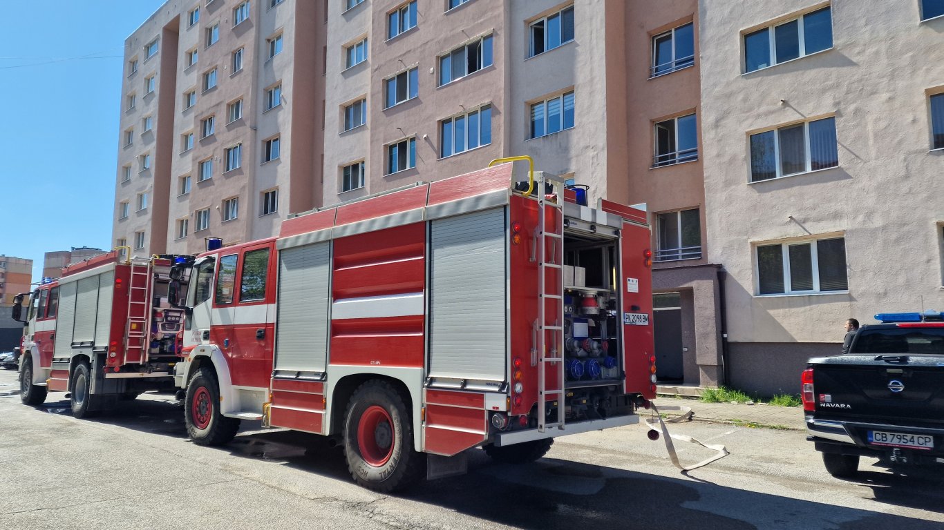 Две жени – майка и дъщеря – пострадаха при пожар