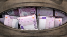 Задържаха двама за ало измама, взели 34 хил. евро от възрастна жена в София
