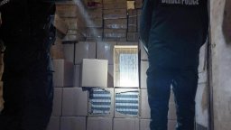 Заловиха камион с 1,5 млн. контрабандни цигари край Дунав мост при Русе