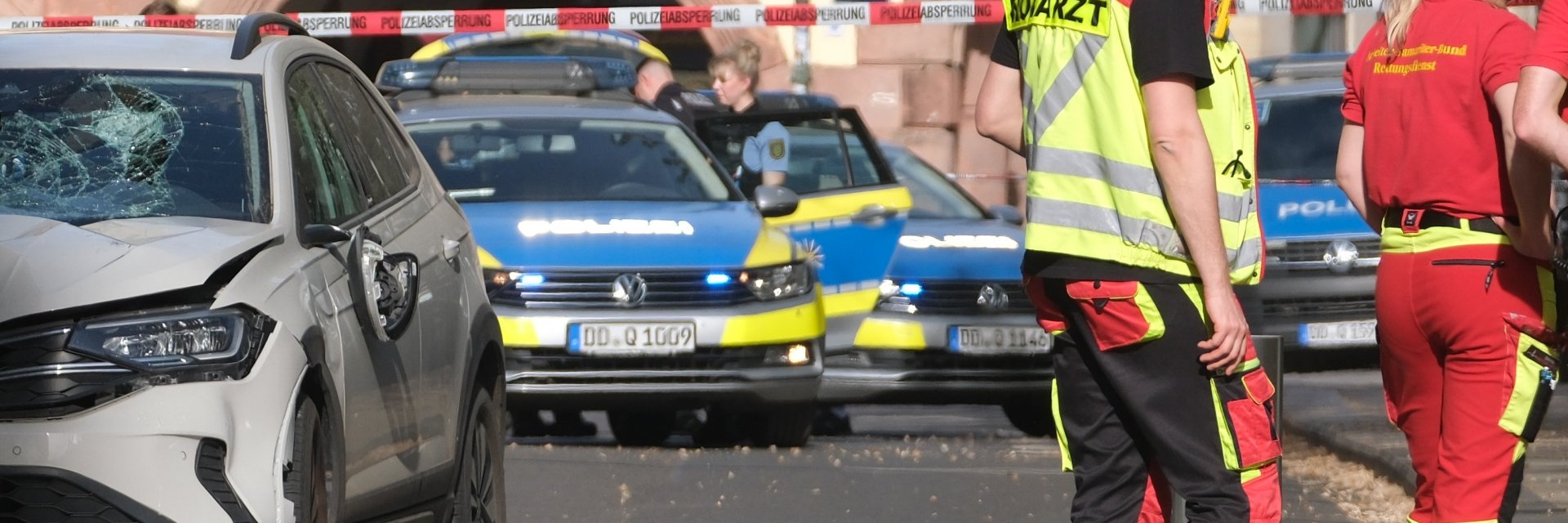 Кола се вряза в пешеходци в центъра на Лайпциг, двама загинаха, 22-ма са ранени (снимки/видео)