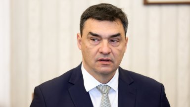 "Прогресивна България" обсъжда съкращаване на майчинството