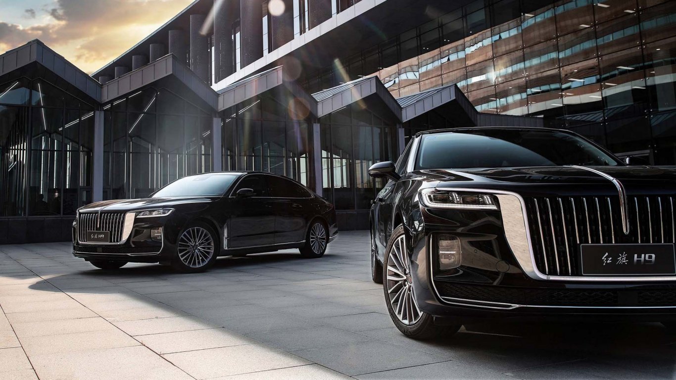Китайската марка Hongqi дебютира у нас с четири модела