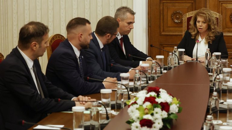 От "Възраждане" поискаха от Йотова референдум за връщане на лева