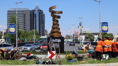 Поставиха 3-метрова реплика на купата на Джиро д'Италия в Пловдив