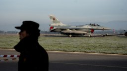 От F-16 до "Спартан": Вижте с какви самолети разполагат ВВС на България (галерия)