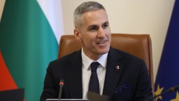 На последното заседание: Гюров сравни кабинета си с цар Леонид и 300-те спартанци