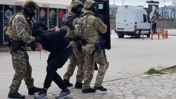 Спецчасти разрешиха "криза със заложници" при мащабно учение във Варна (видео)
