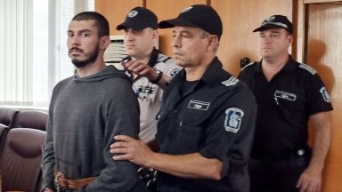 Студентът, убил полицейската съпруга в Първомай, поиска свобода заради депресия