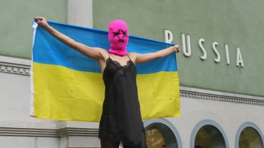 Венецианското биенале ще оспори спряното финансиране от ЕС заради скандала с Русия