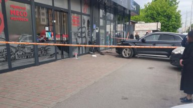 79-годишен шофьор блъсна двама души в столичния квартал „Люлин“ — image 2