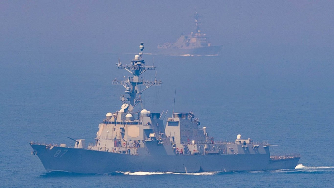 Военни действия между Иран и САЩ: Обстрел на кораби и ответни удари