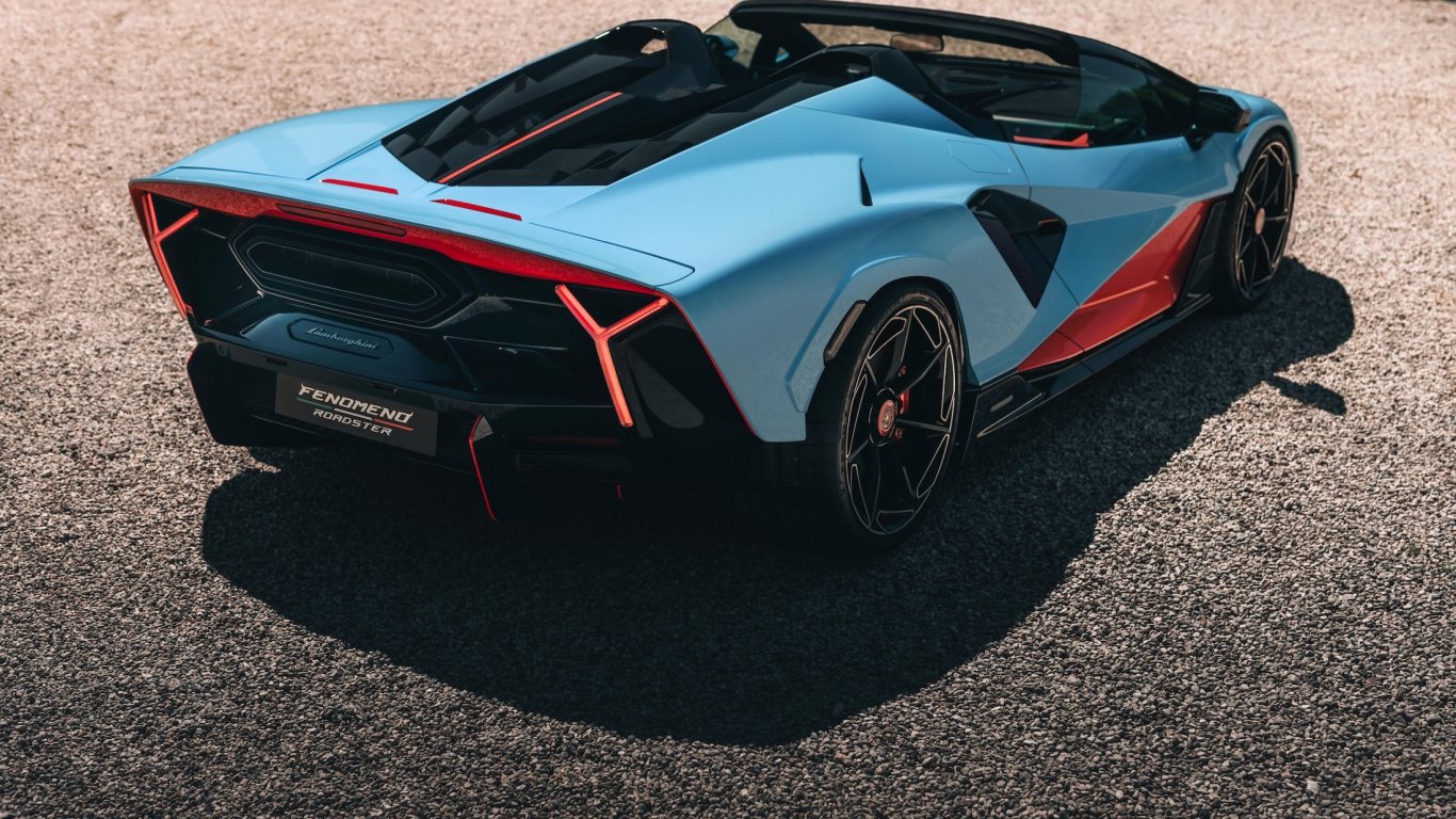 Lamborghini Представи Нов Високопроизводителен Роудстър