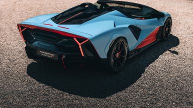 Lamborghini представи най-мощния си роудстър с 1065 конски сили