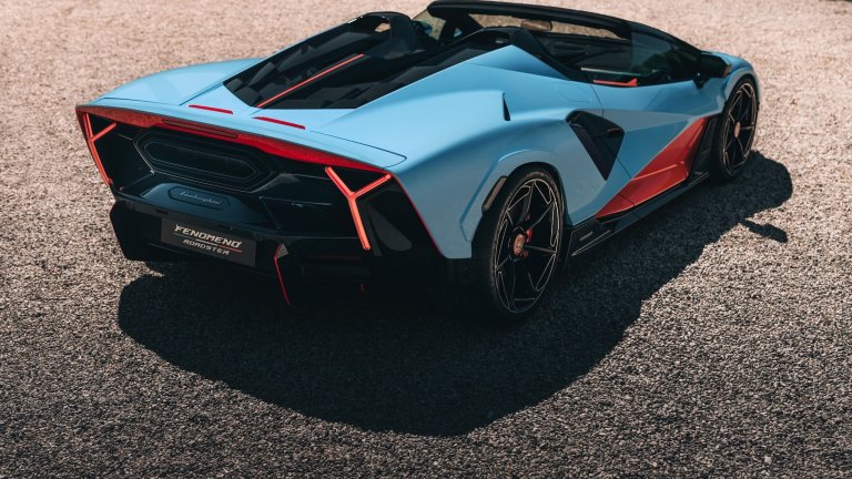 Lamborghini представи най-мощния си роудстър с 1065 конски сили