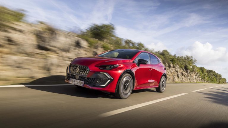 Renault пуска на пазара Clio на бензин и газ