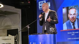По следите на времето, политиката и една безсмъртна любов