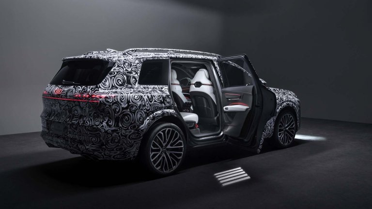 Audi разкри интериора на Q9, премиерата ще бъде след два месеца